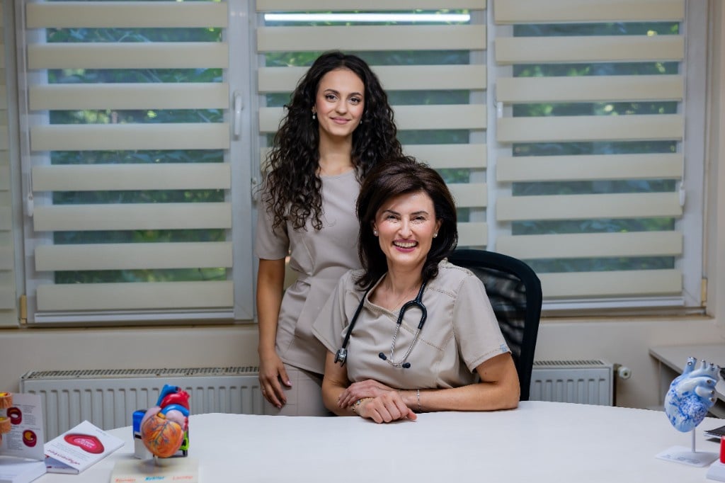 Dr. Viviana Cioringa împreună cu asistenta medicală