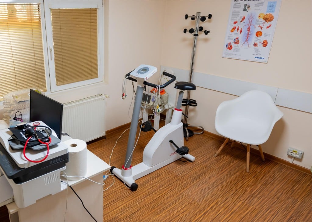 Sala de investigații — bicicletă ergometrică pentru testul de efort
